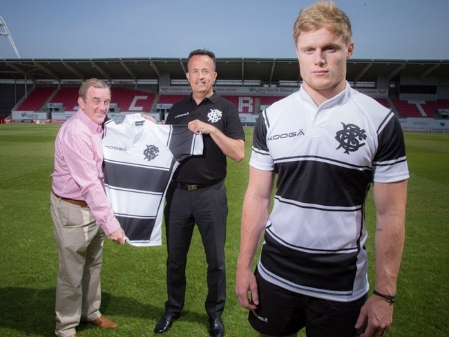 Phil_Bennett_Aled_Davies_new_Barbarians_kit